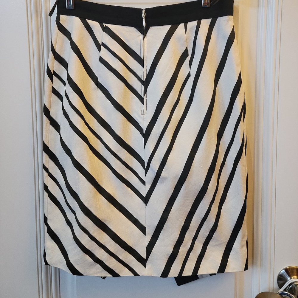 H & M Skirt - Picture 6 of 13